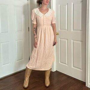 Vintage Grunge 90's Sarah Elizabeth Blush Dress with White Lace Collar